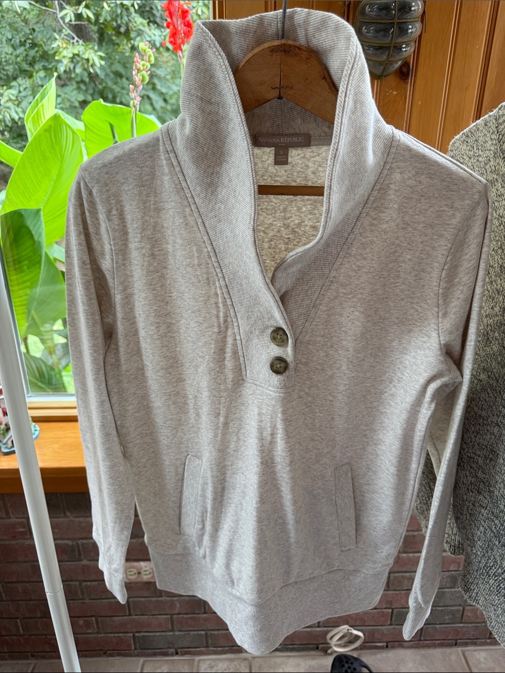 Banana Republic Light Gray and Cream Shawl-Collar Pullover Sweatshirt